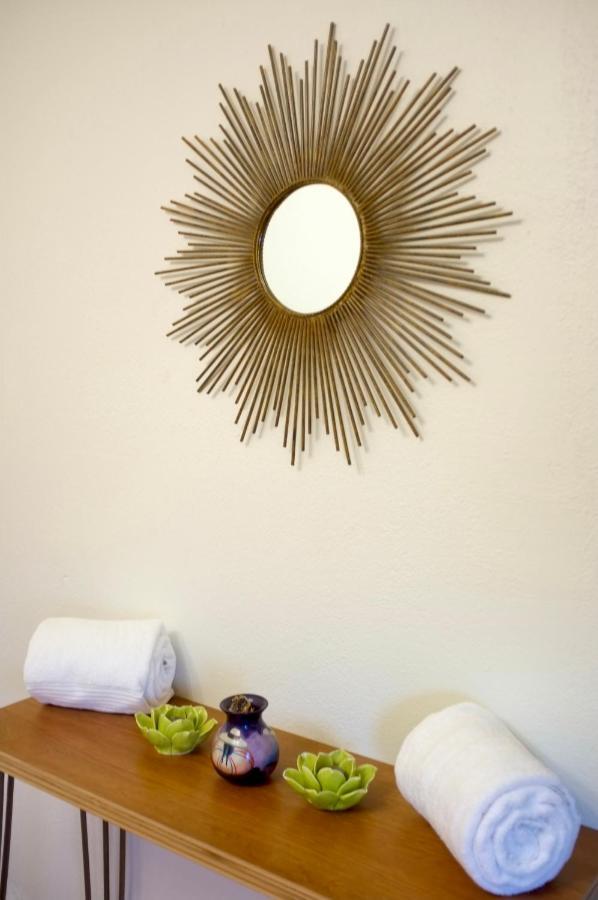 Twin Palms Desert Getaway - Jacuzzi, Fire Pit, Meditation Room & More โจชัวทรี ภายนอก รูปภาพ
