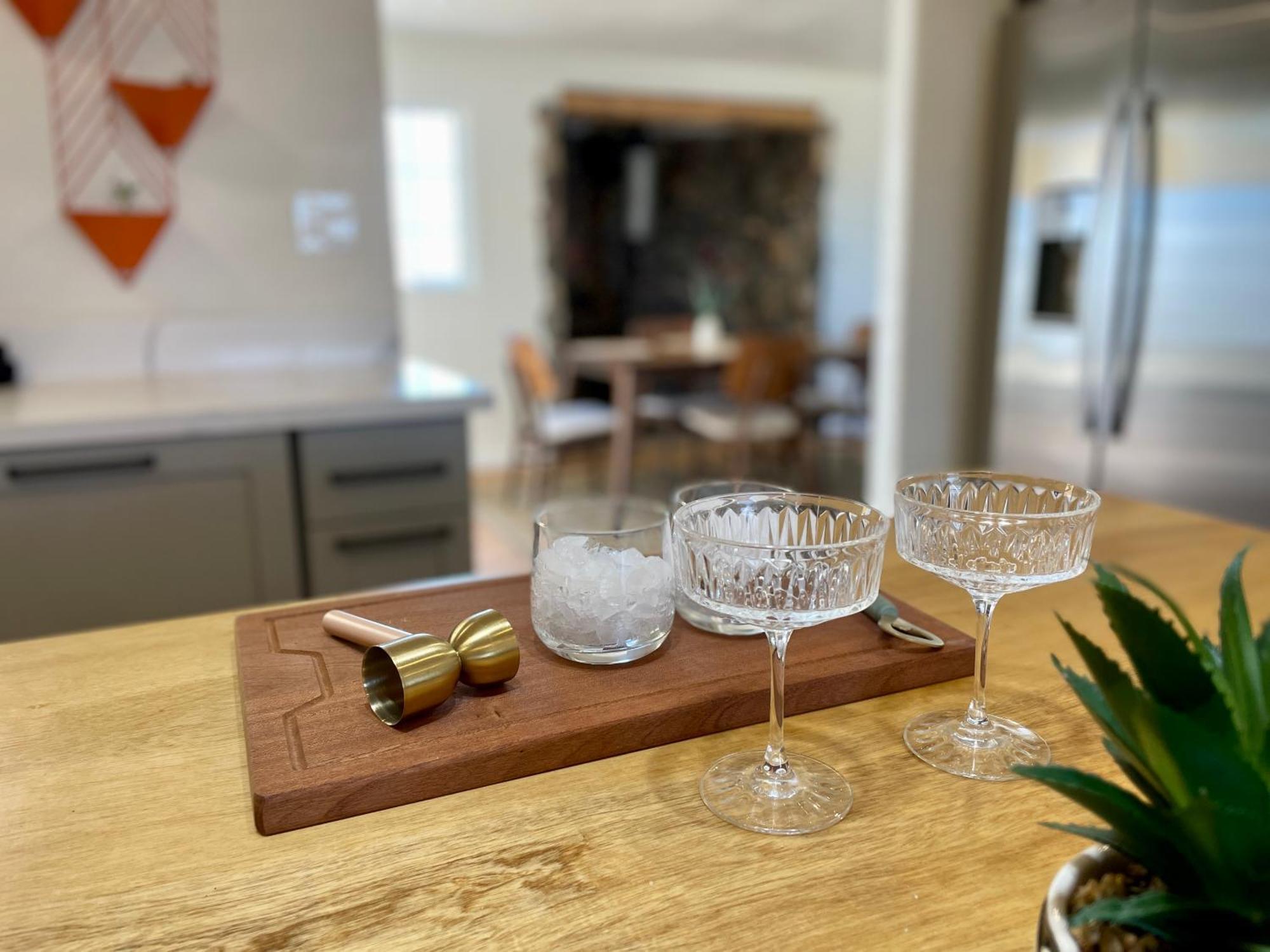 Twin Palms Desert Getaway - Jacuzzi, Fire Pit, Meditation Room & More โจชัวทรี ภายนอก รูปภาพ