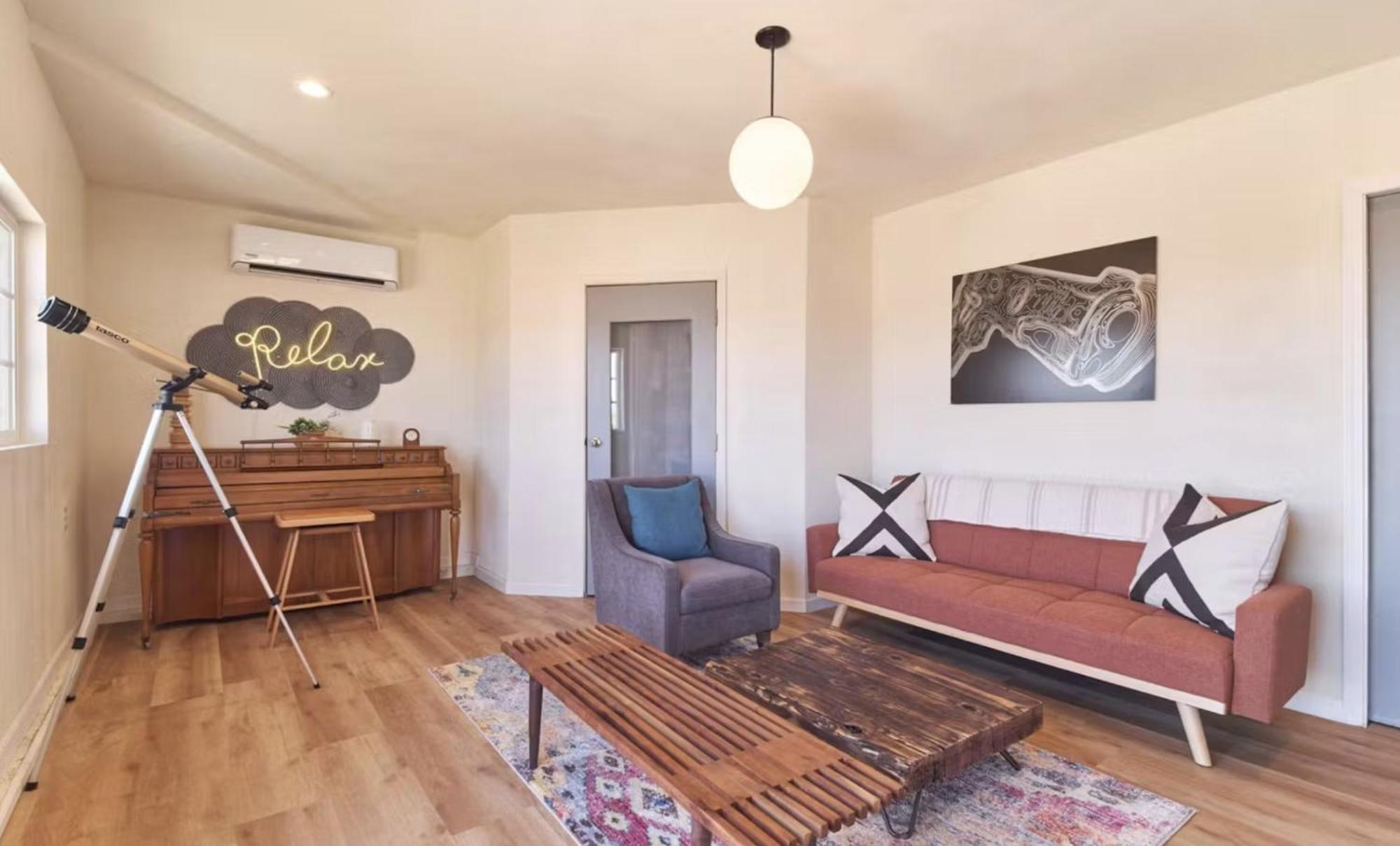 Twin Palms Desert Getaway - Jacuzzi, Fire Pit, Meditation Room & More โจชัวทรี ภายนอก รูปภาพ